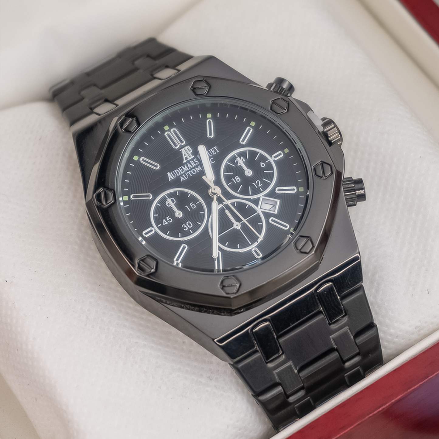 Audemars Piguet Black Watch for Men  Metal Chain Strap - Date Display - Bold Elegance